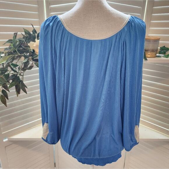 FREE PEOPLE BLUE SEQUIN  LACE TOP SIZE SMALL - Picture 5 of 7